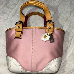 Y2K Pink Coach Bag! 🩷👜